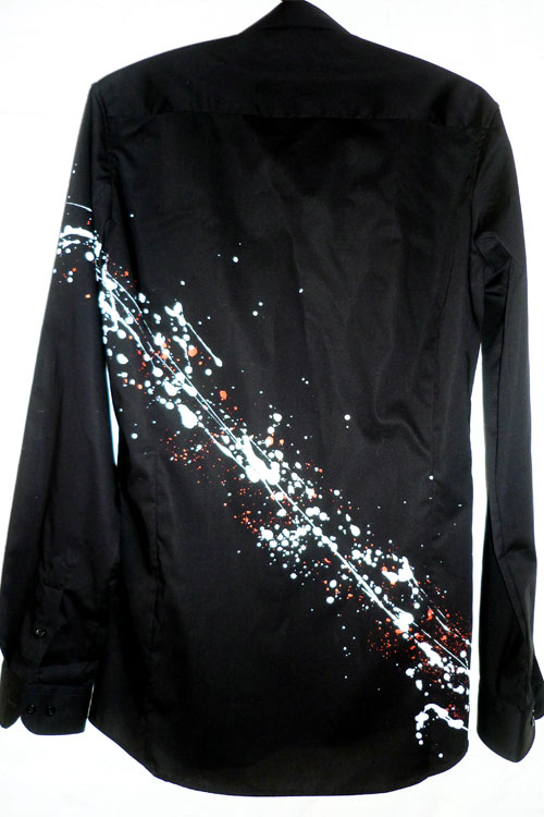 misprint hemd in schwarz mit weissen und roten spritzern. Jackson Pollock
